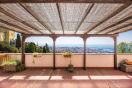 Attico vista mare e terrazzi in vendita a Castelletto