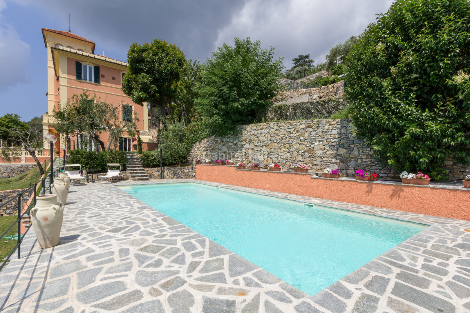 16-villa-vendita-san-lorenzo-piscina3